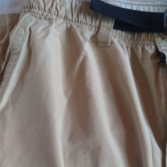 W33  Men's Old Navy khaki shorts - Picture 2 of 7